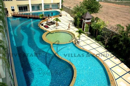 Condominium for rent in Jomtien showing the great pool Condominium for rent in Jomtien showing the great pool